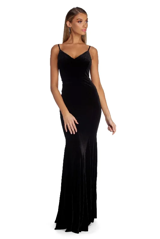 Flash Sale On Trendy Outfits – Don't Miss Out Lyanna Formal Stylish Velvet Mermaid Dress
