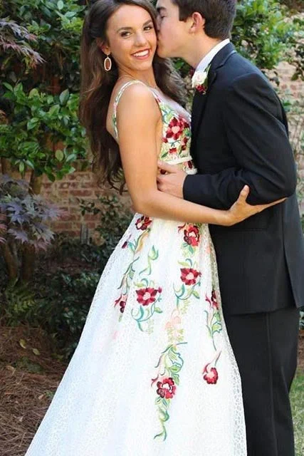 Trendy Women's Wear Collection A Line V-Neck Sleeveless Floral Appliques Lace Prom Dresses