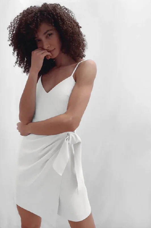 Stunning Women's Outfits At Unbelievable Discounts Summer White Ruched Side Tie Dress