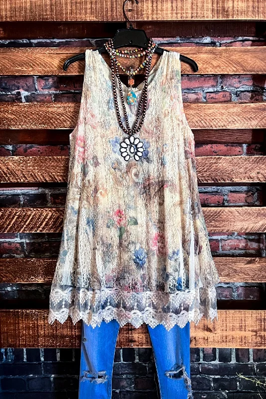 Relaxed Style ESSENCE Of LOVE LACE LAYERING DRESS IN FLORAL MULTI-COLOR