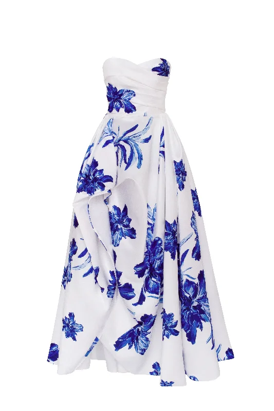 Fashion Essentials Wonderful white A-line maxi dress with blue flowers, Glow-Up