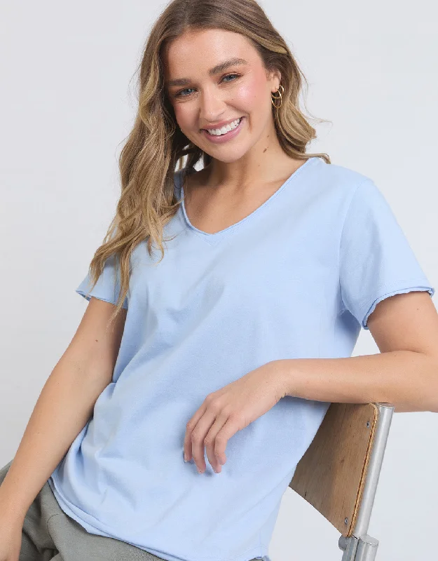 Chic Casual Wardrobe Essentials Pima Vee Tee - Dream Blue