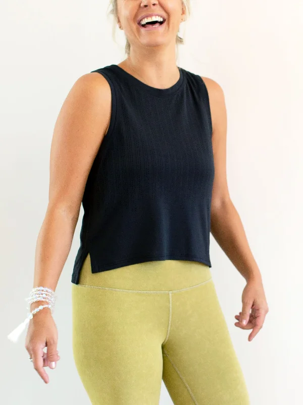 Fashion Essentials lululemon // CorePower Train To Be Tank